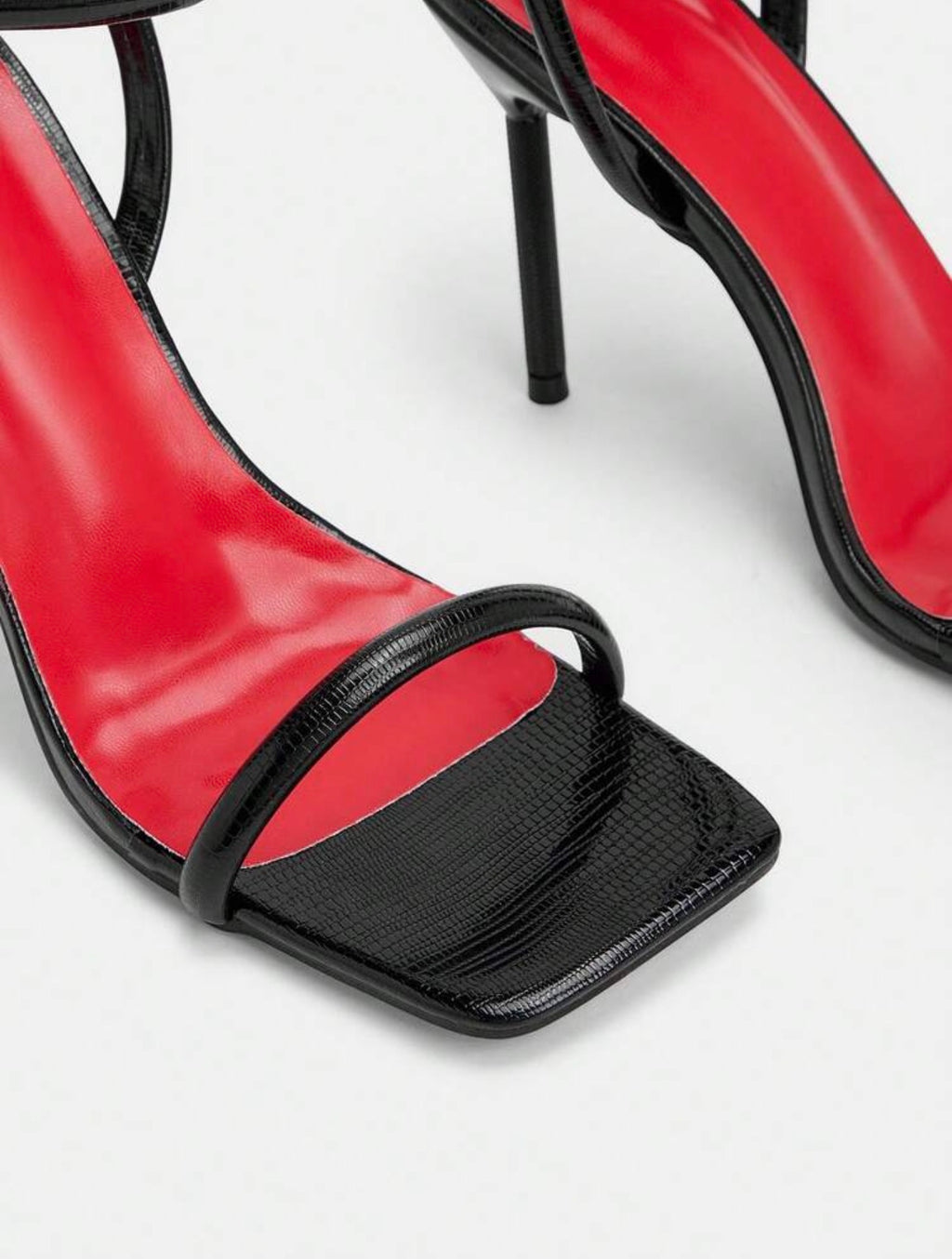 Rouge Noir Heels