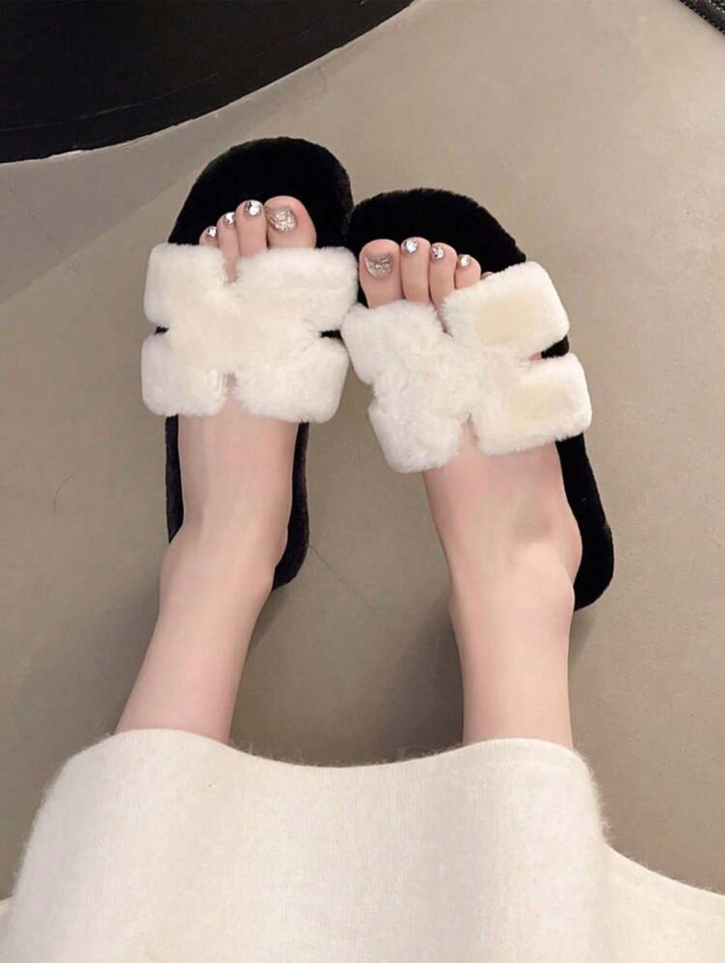 Plush H Cloud Slides