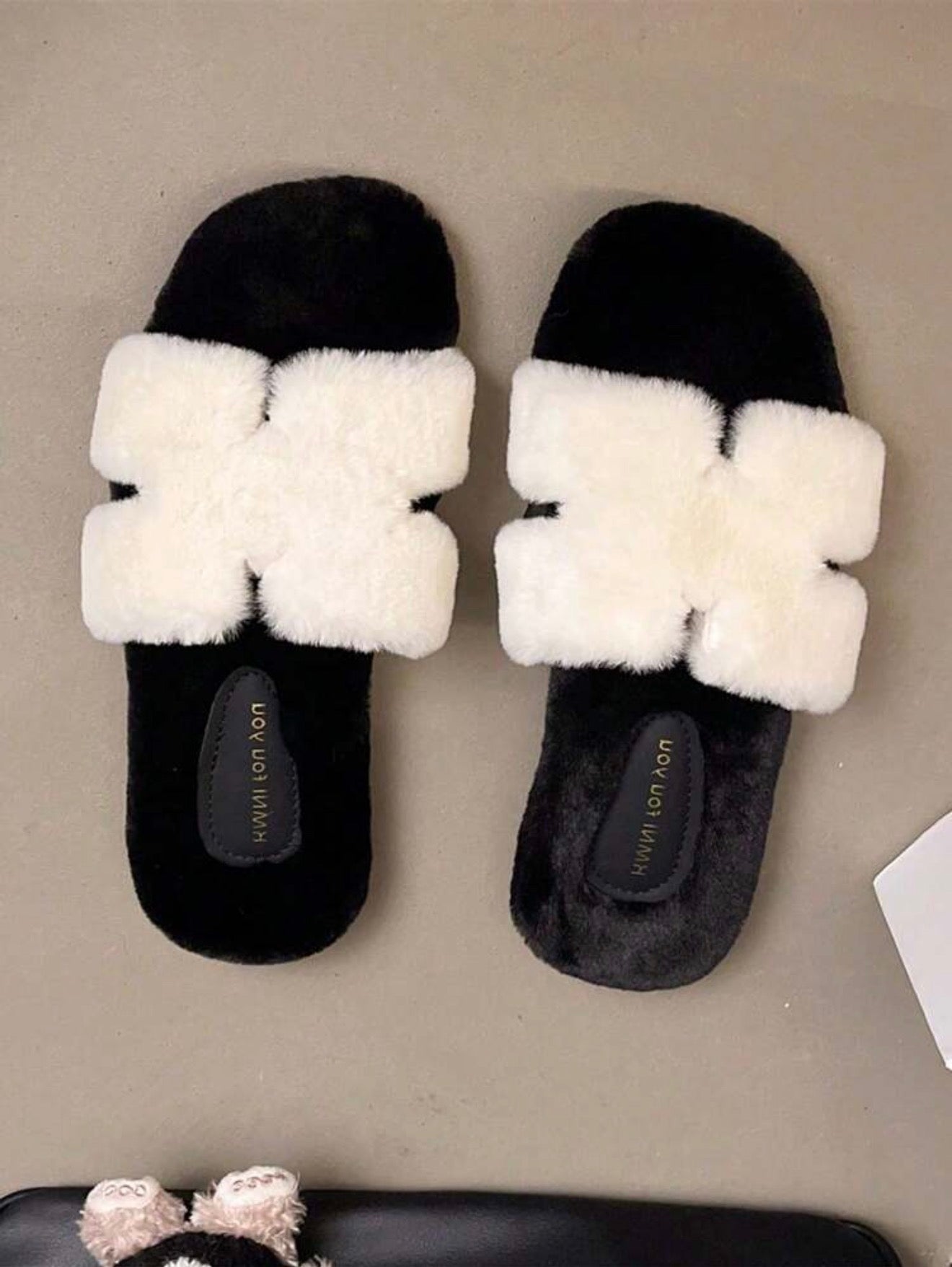 Plush H Cloud Slides