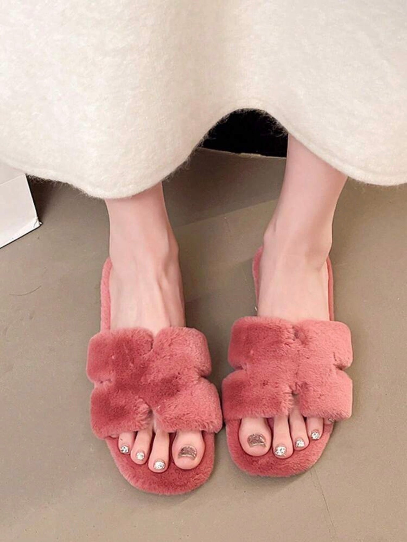 Plush H Cloud Slides