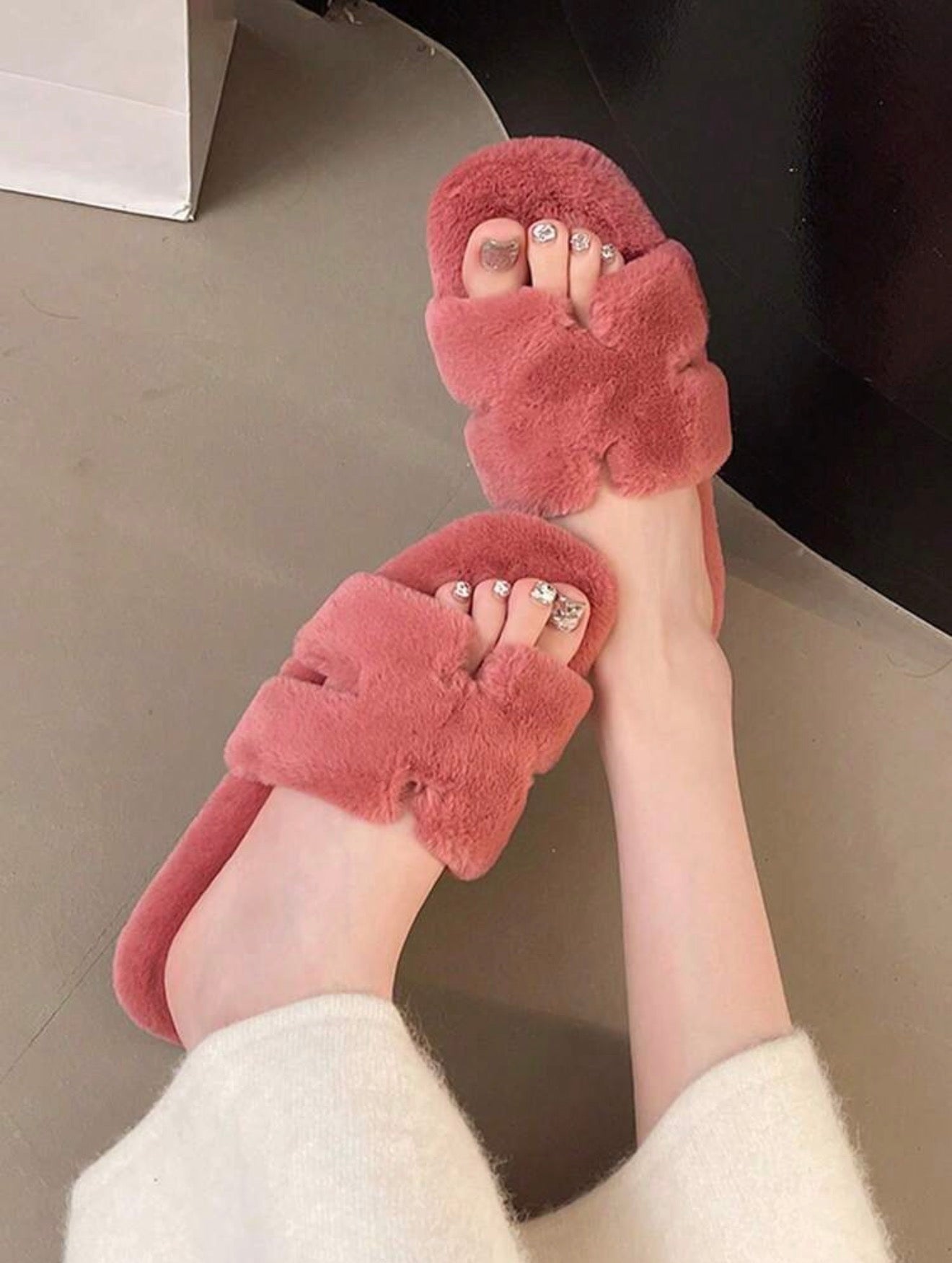 Plush H Cloud Slides