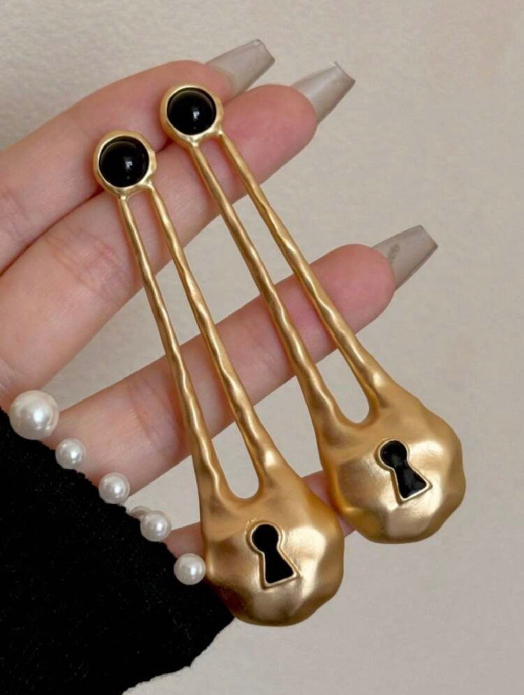 Golden Keyhole Drops