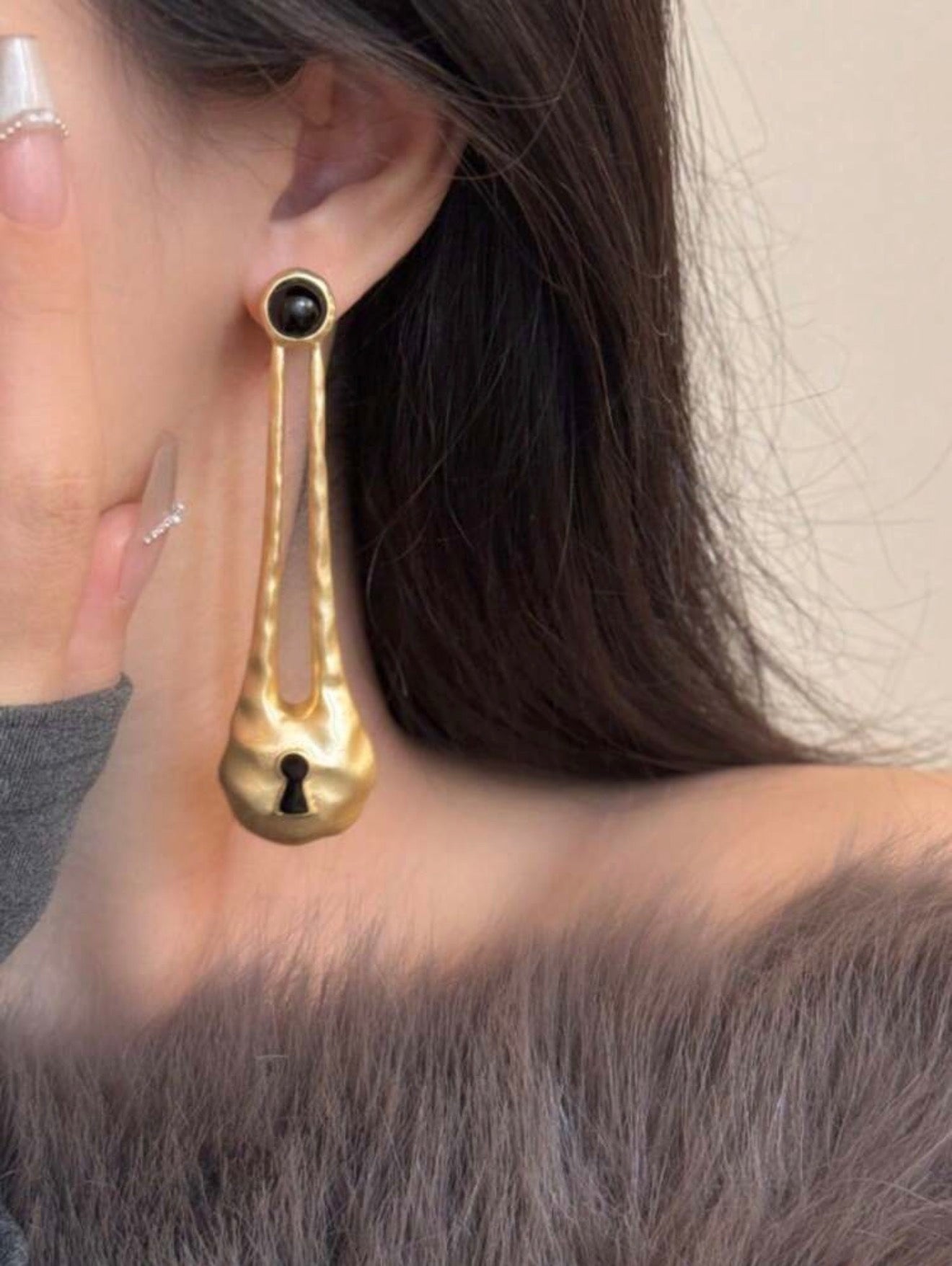 Golden Keyhole Drops