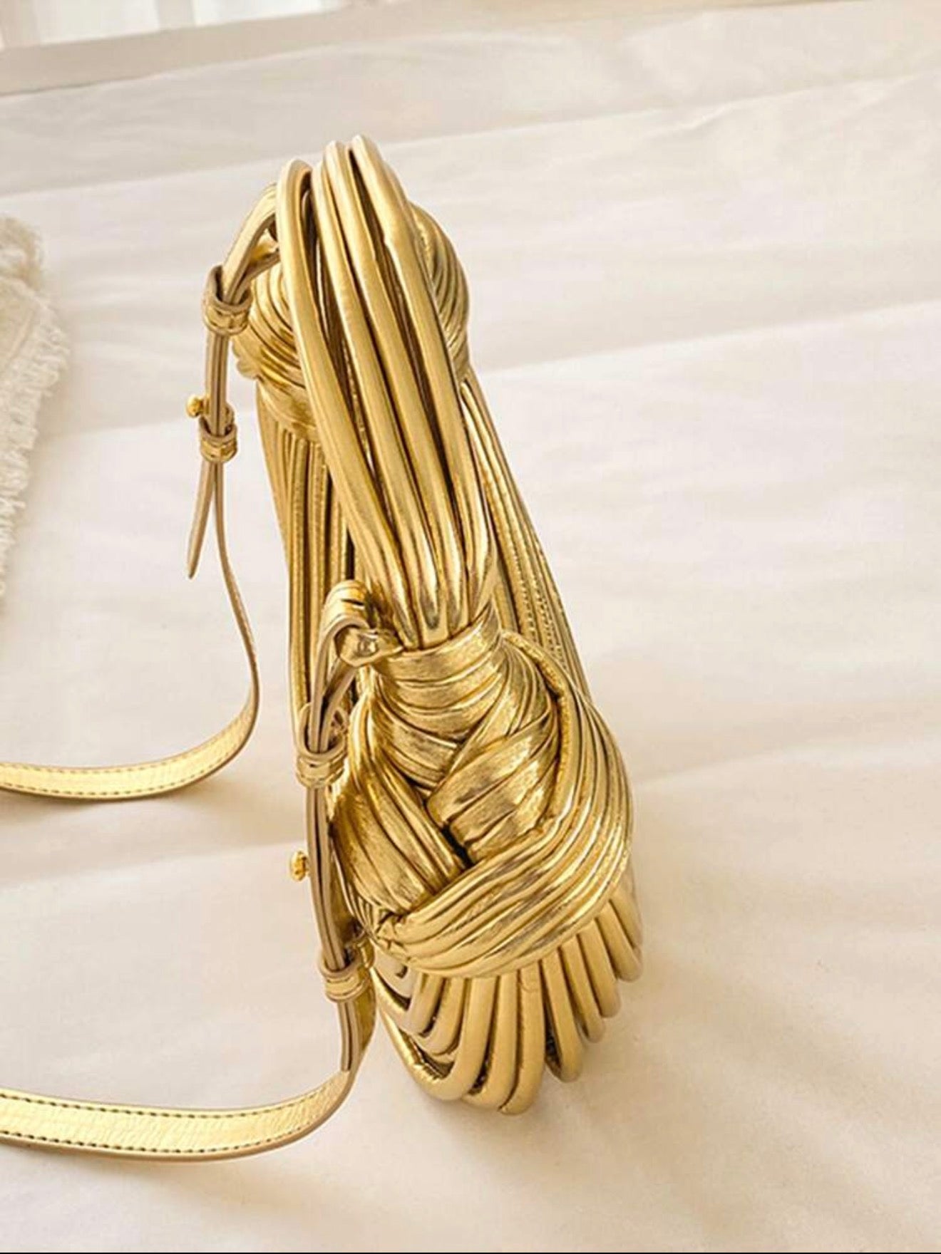 Aurum Halo Bag
